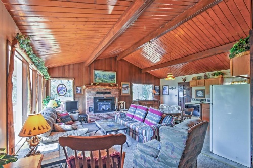 Horseshoe Lodge Divide Cabin with Furnished Deck! image 9