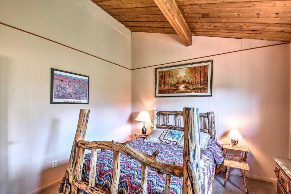 Horseshoe Lodge Divide Cabin with Furnished Deck!